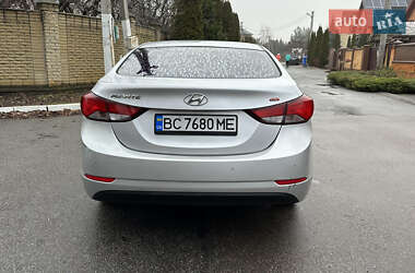 Седан Hyundai Avante 2014 в Софіївській Борщагівці