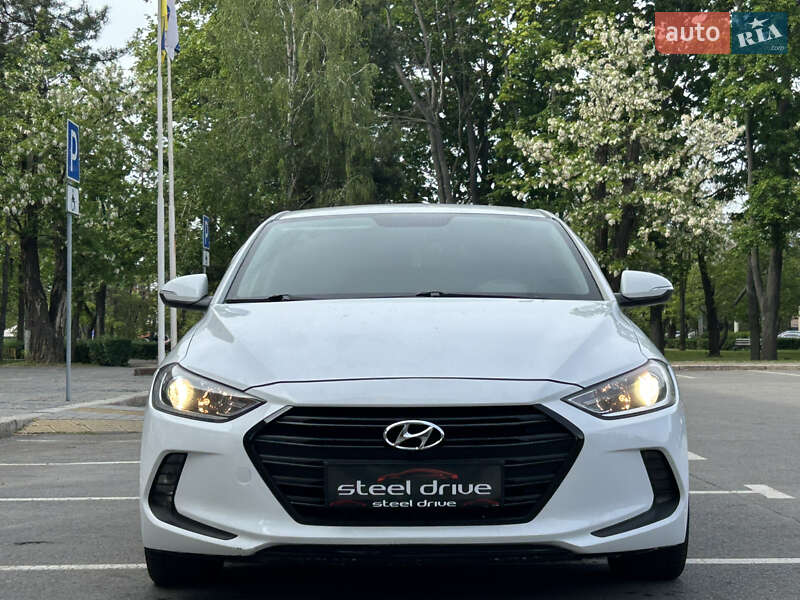 Hyundai Avante 2016