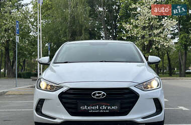 Седан Hyundai Avante 2016 в 