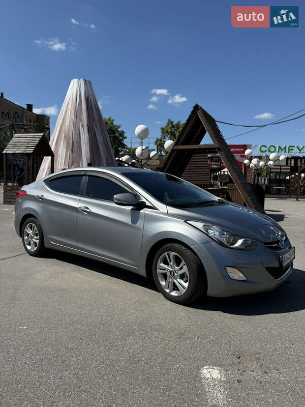 Седан Hyundai Avante 2012 в Киеве