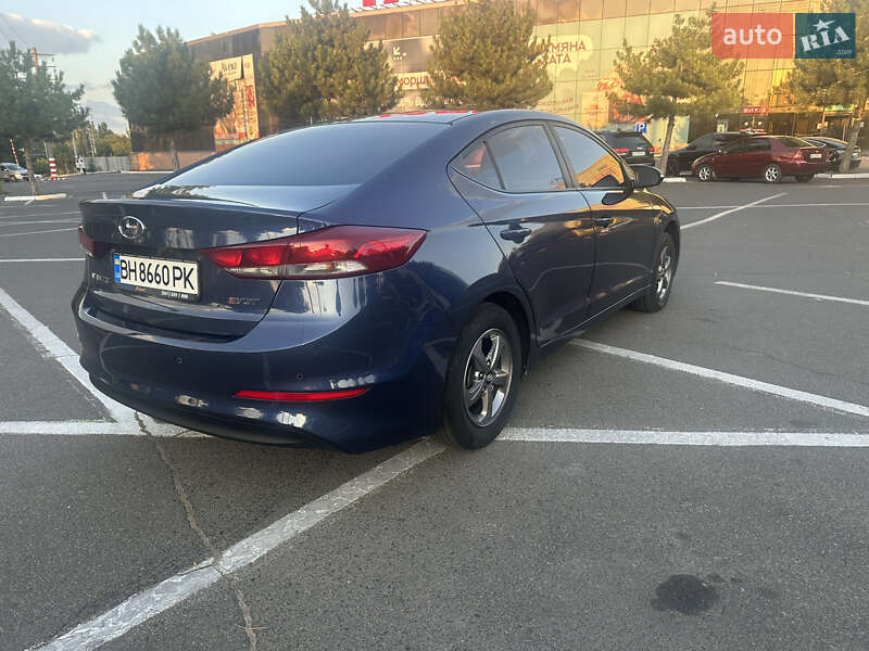 Седан Hyundai Avante 2016 в Одессе