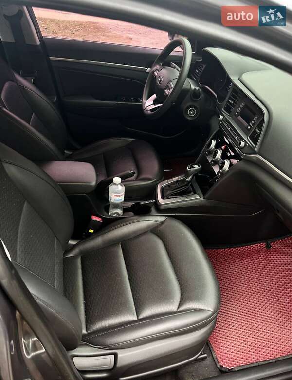 Седан Hyundai Avante 2018 в Буче