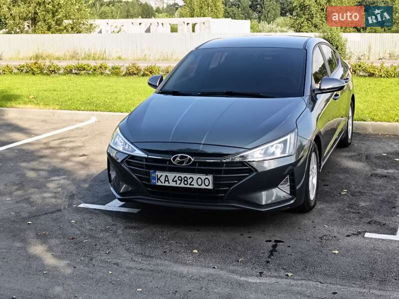 Седан Hyundai Avante 2018 в Буче