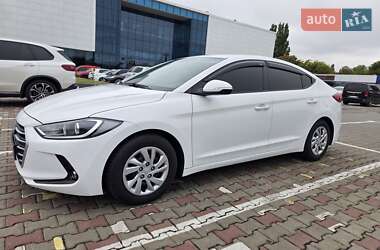 Седан Hyundai Avante 2016 в Одессе