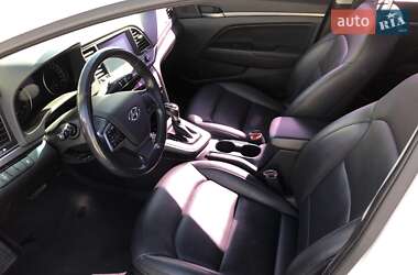 Седан Hyundai Avante 2017 в 