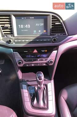 Седан Hyundai Avante 2017 в 
