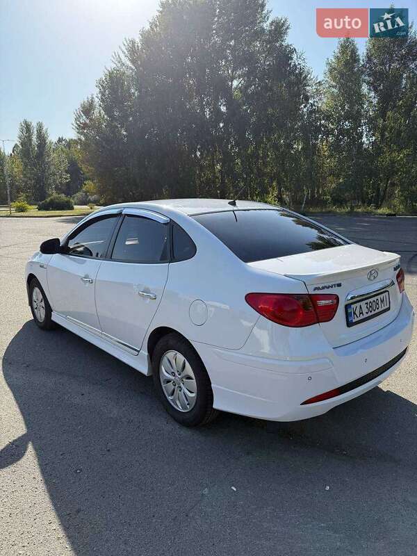 Седан Hyundai Avante 2012 в Києві