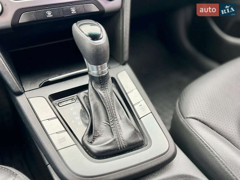 Седан Hyundai Avante 2015 в Києві