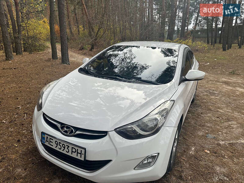 Hyundai Avante 2013