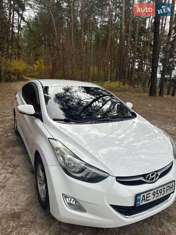 Седан Hyundai Avante 2013 в Киеве