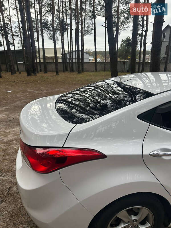 Седан Hyundai Avante 2013 в Киеве