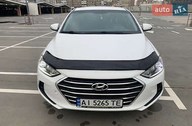 Седан Hyundai Avante 2017 в Киеве