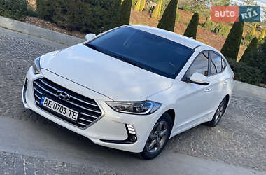 Седан Hyundai Avante 2016 в Днепре