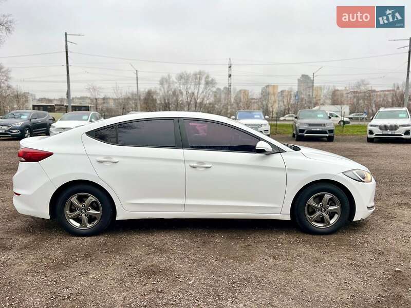 Седан Hyundai Avante 2015 в Києві фото 6 Седан Hyundai Avante 2015 в Києві