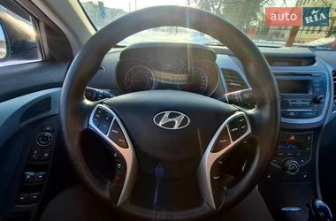 Седан Hyundai Avante 2014 в Луцке