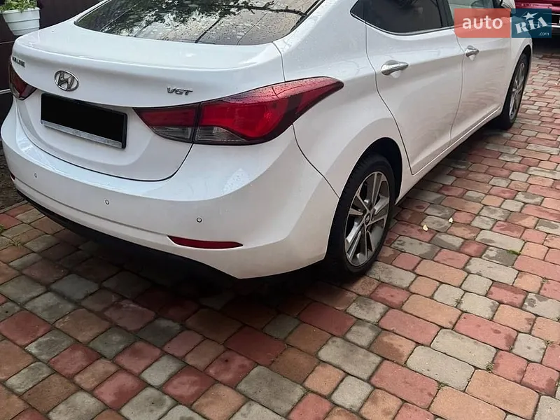 Hyundai Avante 2015