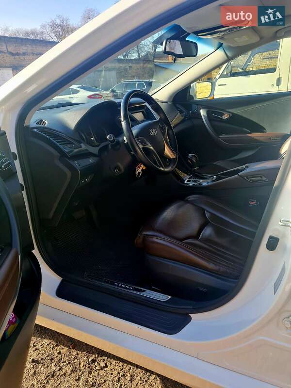 Седан Hyundai Azera 2012 в Одесі