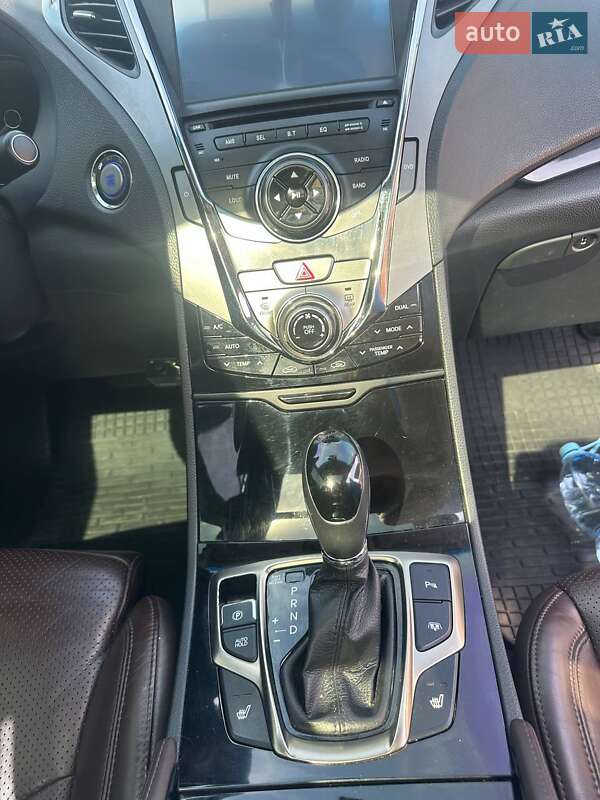 Седан Hyundai Azera 2012 в Києві