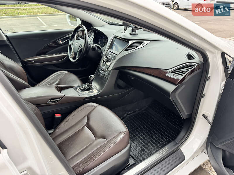 Седан Hyundai Azera 2014 в Києві