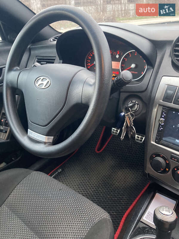 Купе Hyundai Coupe 2003 в Южноукраїнську