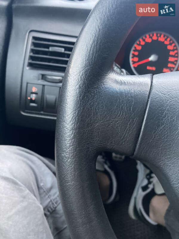 Купе Hyundai Coupe 2003 в Южноукраїнську