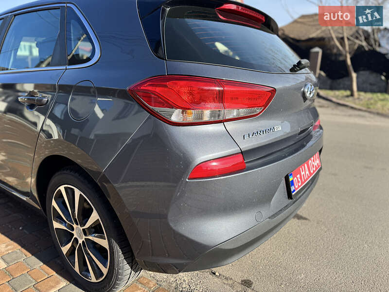 Хэтчбек Hyundai Elantra GT 2017 в Киеве