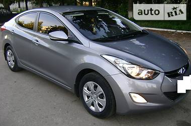 Седан Hyundai Elantra 2013 в Сумах