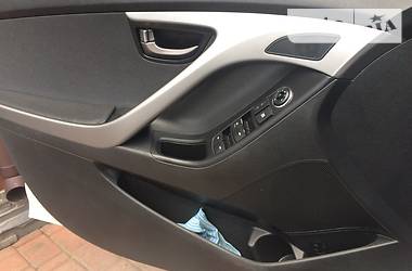 Седан Hyundai Elantra 2011 в 