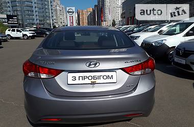 Седан Hyundai Elantra 2012 в Киеве