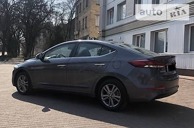 Седан Hyundai Elantra 2016 в Киеве