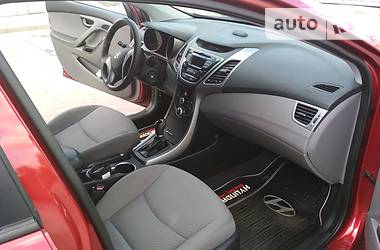 Седан Hyundai Elantra 2015 в Сумах