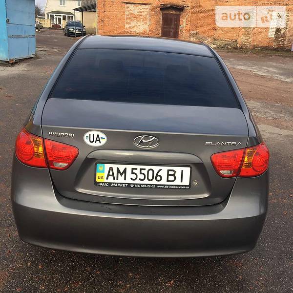 Седан Hyundai Elantra 2008 в Черняхові