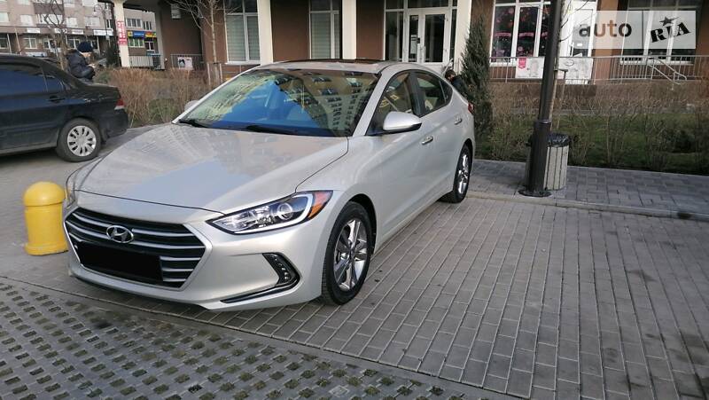 Седан Hyundai Elantra 2017 в Киеве