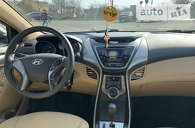 Седан Hyundai Elantra 2012 в 