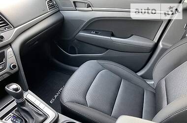 Седан Hyundai Elantra 2016 в 
