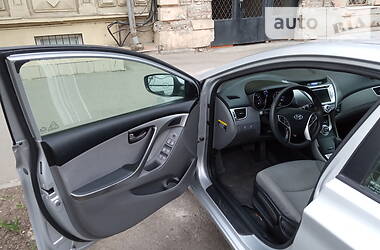 Седан Hyundai Elantra 2011 в 