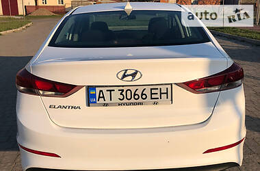 Седан Hyundai Elantra 2017 в Ивано-Франковске