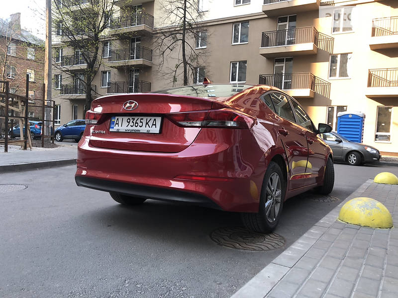 Седан Hyundai Elantra 2016 в Киеве