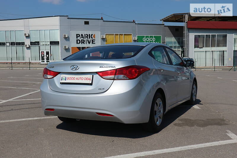 Седан Hyundai Elantra 2013 в Харкові