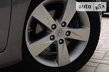Седан Hyundai Elantra 2013 в 