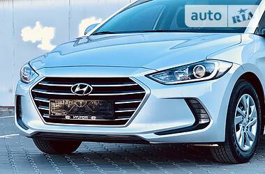 Седан Hyundai Elantra 2015 в Одессе