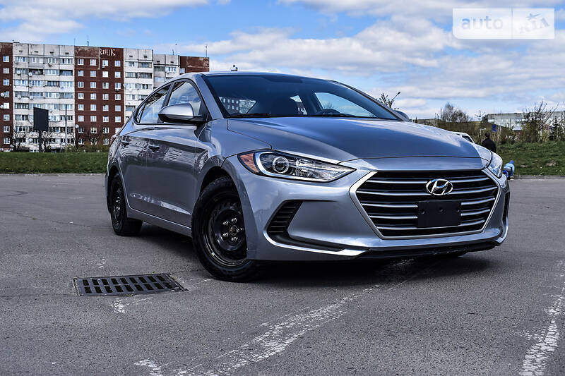 Седан Hyundai Elantra 2016 в Львове