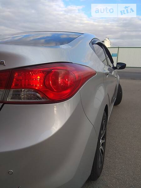 Седан Hyundai Elantra 2011 в Херсоні