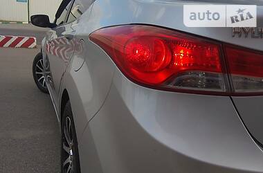 Седан Hyundai Elantra 2011 в 