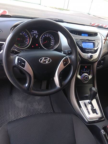 Седан Hyundai Elantra 2011 в Херсоні