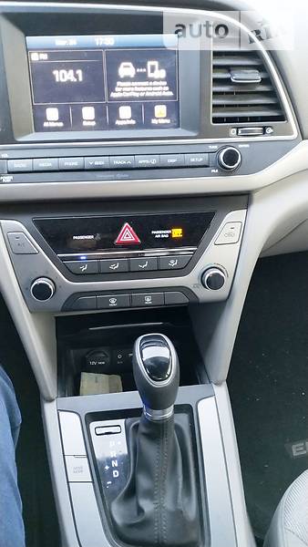 Седан Hyundai Elantra 2016 в Вінниці
