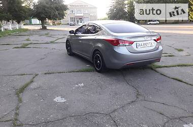 Седан Hyundai Elantra 2011 в Новоархангельске