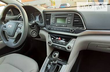 Седан Hyundai Elantra 2017 в 