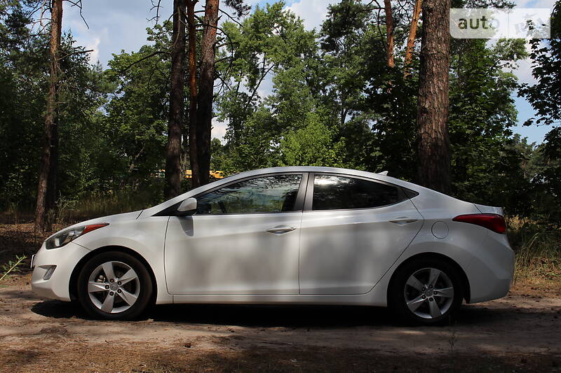 Седан Hyundai Elantra 2013 в Києві