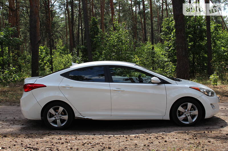 Седан Hyundai Elantra 2013 в Києві
